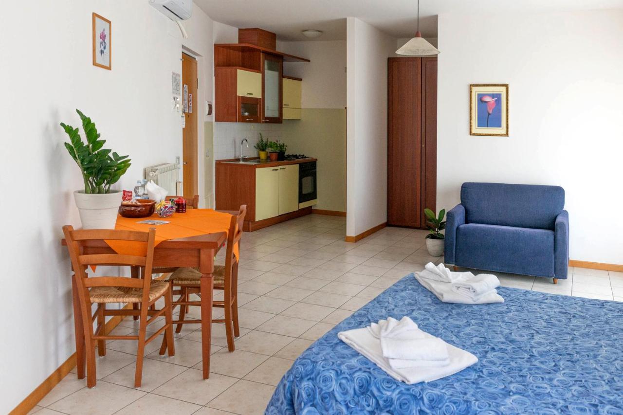 Residence Le Corniole Arezzo Bagian luar foto