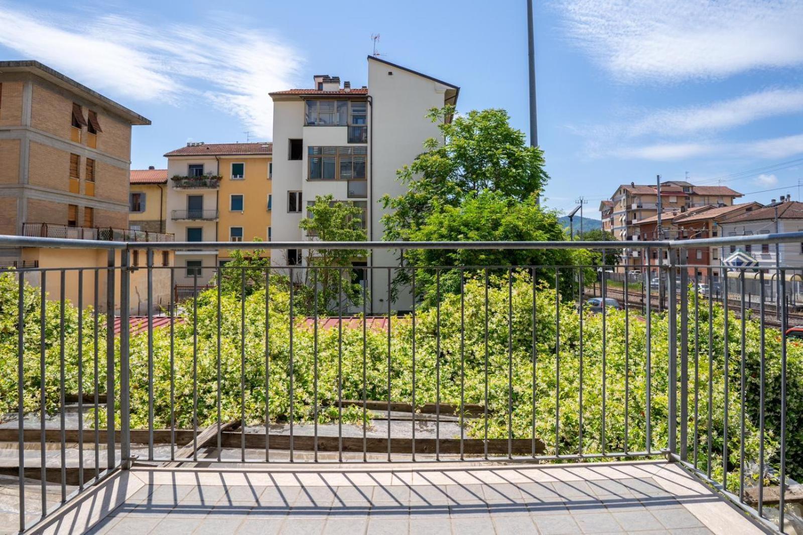 Residence Le Corniole Arezzo Bagian luar foto