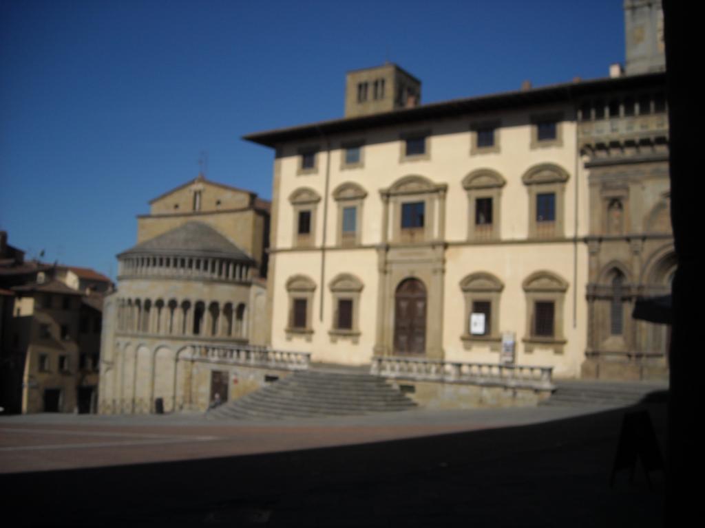 Residence Le Corniole Arezzo Bagian luar foto