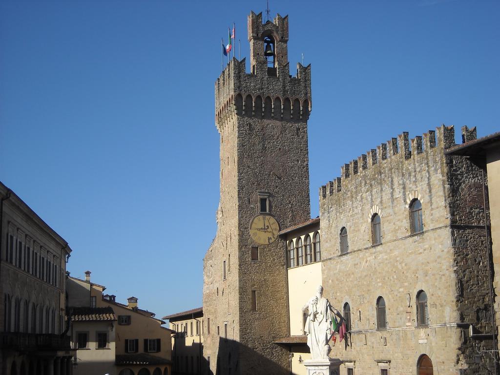 Residence Le Corniole Arezzo Bagian luar foto